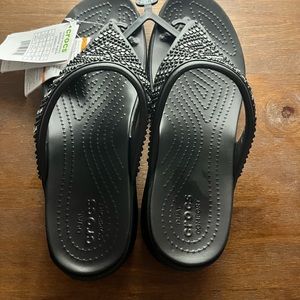 crocs black flip flop wedges size 11